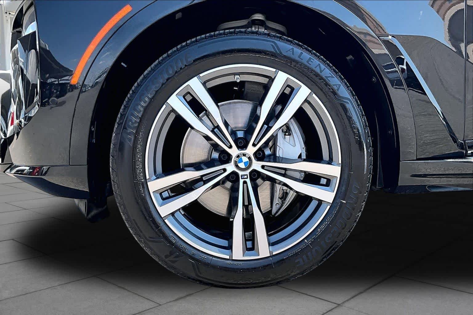 Used 2026 Black Sapphire Metallic BMW xDrive40i image 10