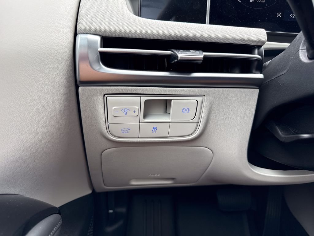 Certified Used 2025 Ecotronic Gray Hyundai Limited image 18