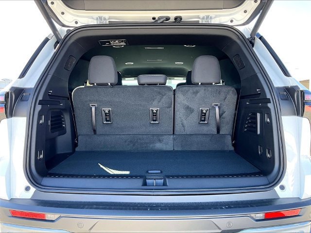 2027 Chevrolet Traverse LT - Photo 15