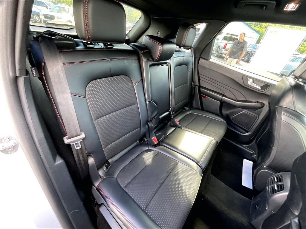 Used 2025 Silver Metallic Ford ST-Line image 16