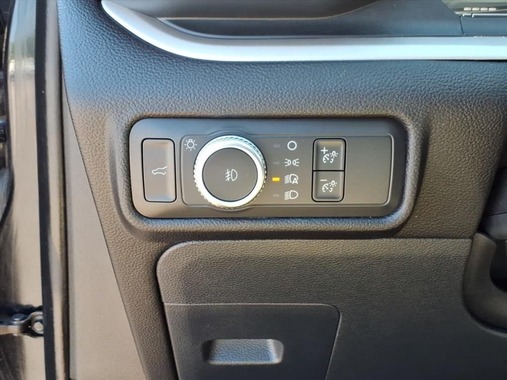 Used 2022 Black Ford XLT image 20