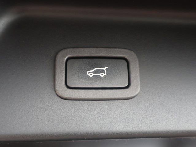 Used 2017 Gray Land Rover 5.0L V8 Supercharged image 16