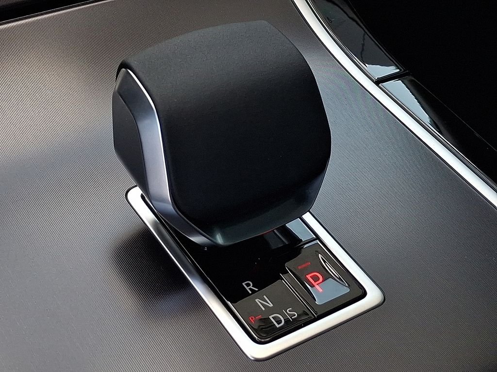 New 2026 Tribeca Blue LAND ROVER  image 13