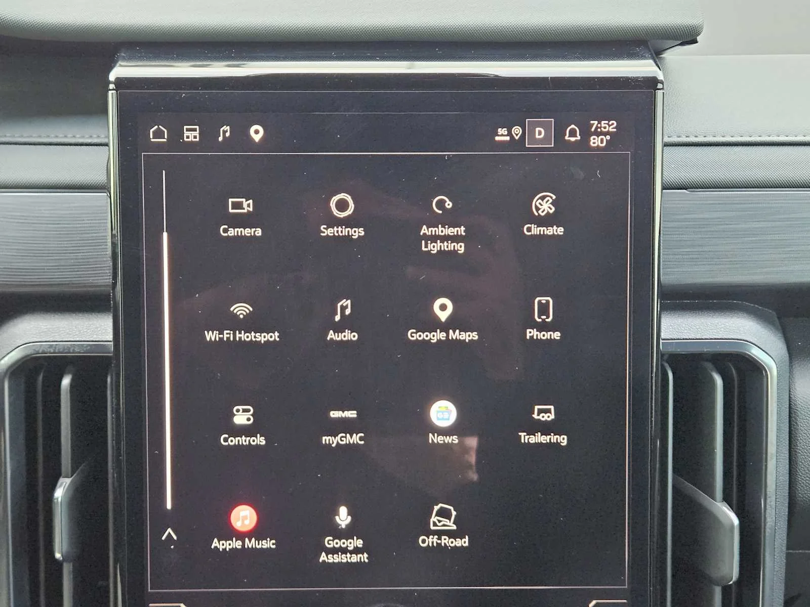 Used 2025 Summit White GMC AWD AT4 image 11