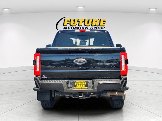 Used 2025  Ford Lariat image 5