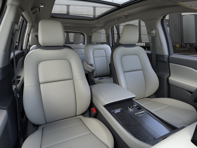 New 2026 Pristine White Metallic Tri-Coat Lincoln Premiere® image 10
