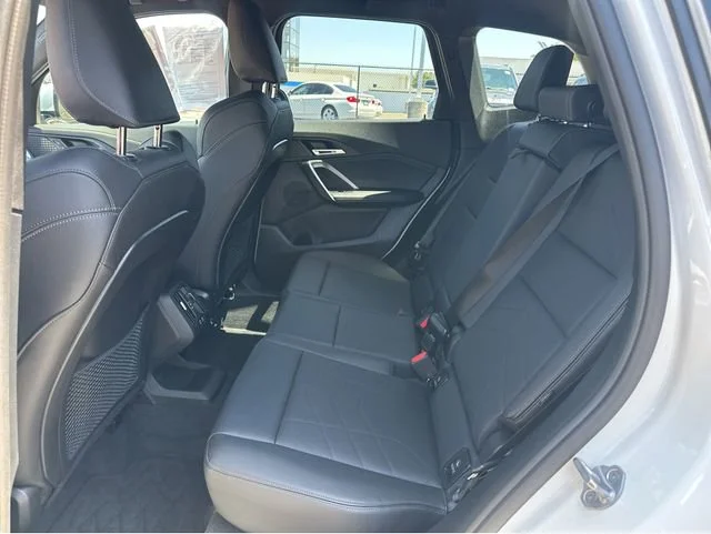 Used 2023 White BMW xDrive28i image 16
