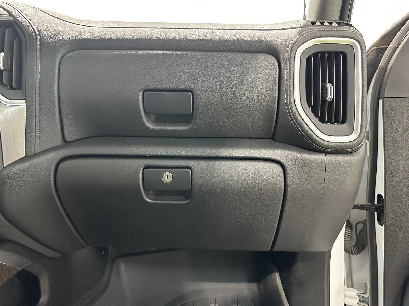 Used 2022 SUMMIT WHITE GMC Denali image 29