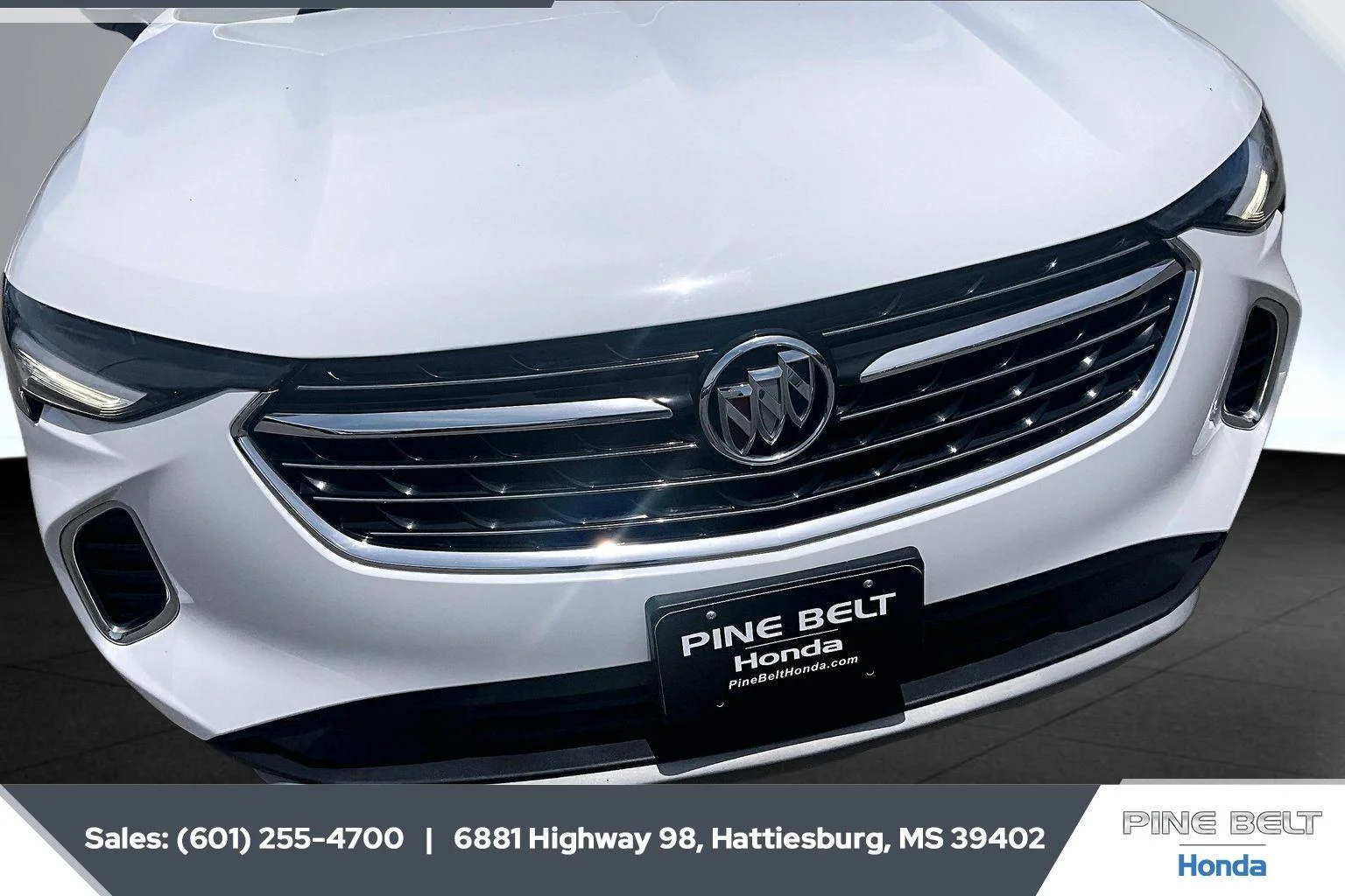 Used 2023 Summit White Buick Preferred image 22