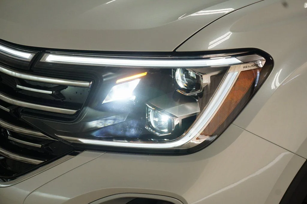 New 2026 Opal White Volkswagen 2.0T SEL image 37