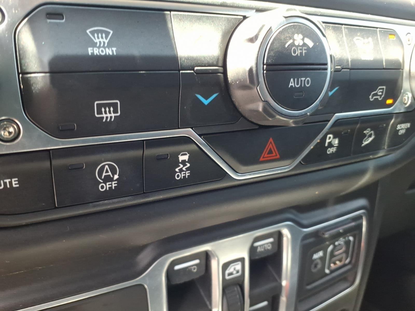 Used 2018 Granite Crystal Metallic Clearcoat Jeep Rubicon image 8