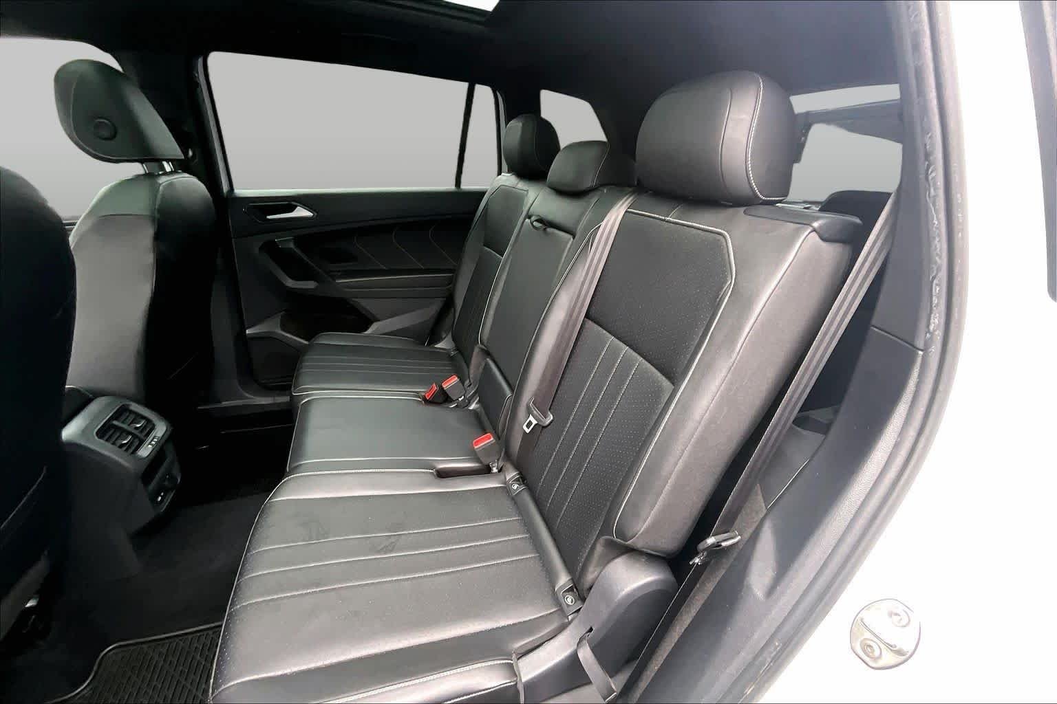 Used 2022 Oryx White Pearl Volkswagen SE R-Line Black image 21