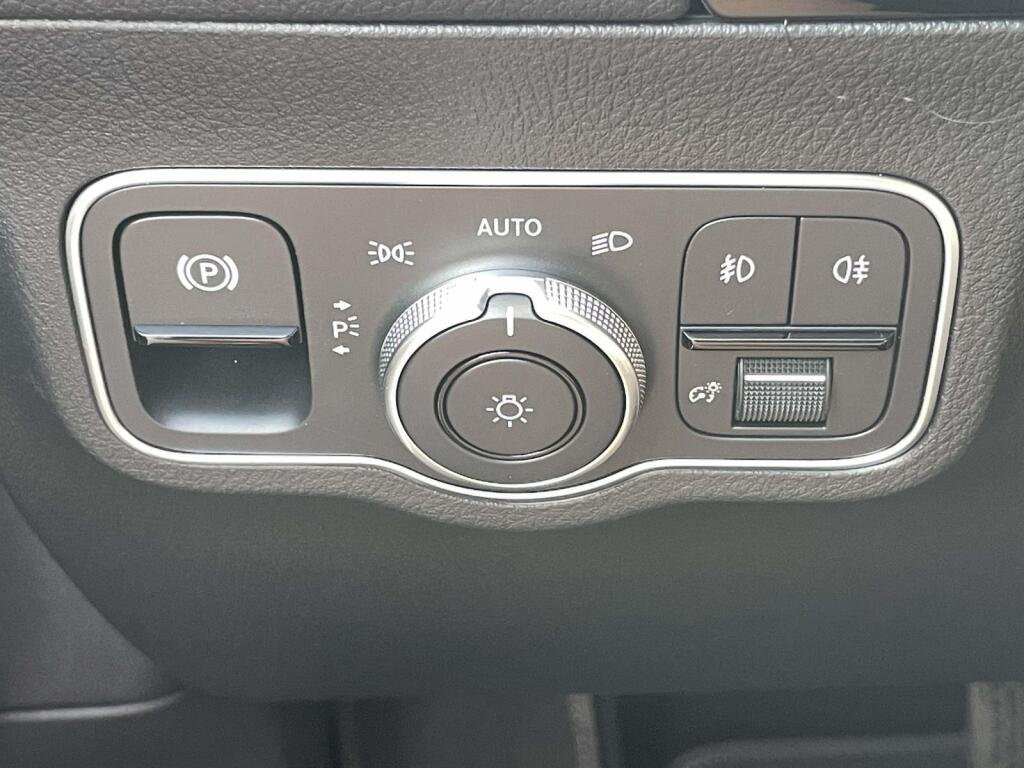 New 2026 Mountain Grey Metallic Mercedes-Benz GLA 250 image 31