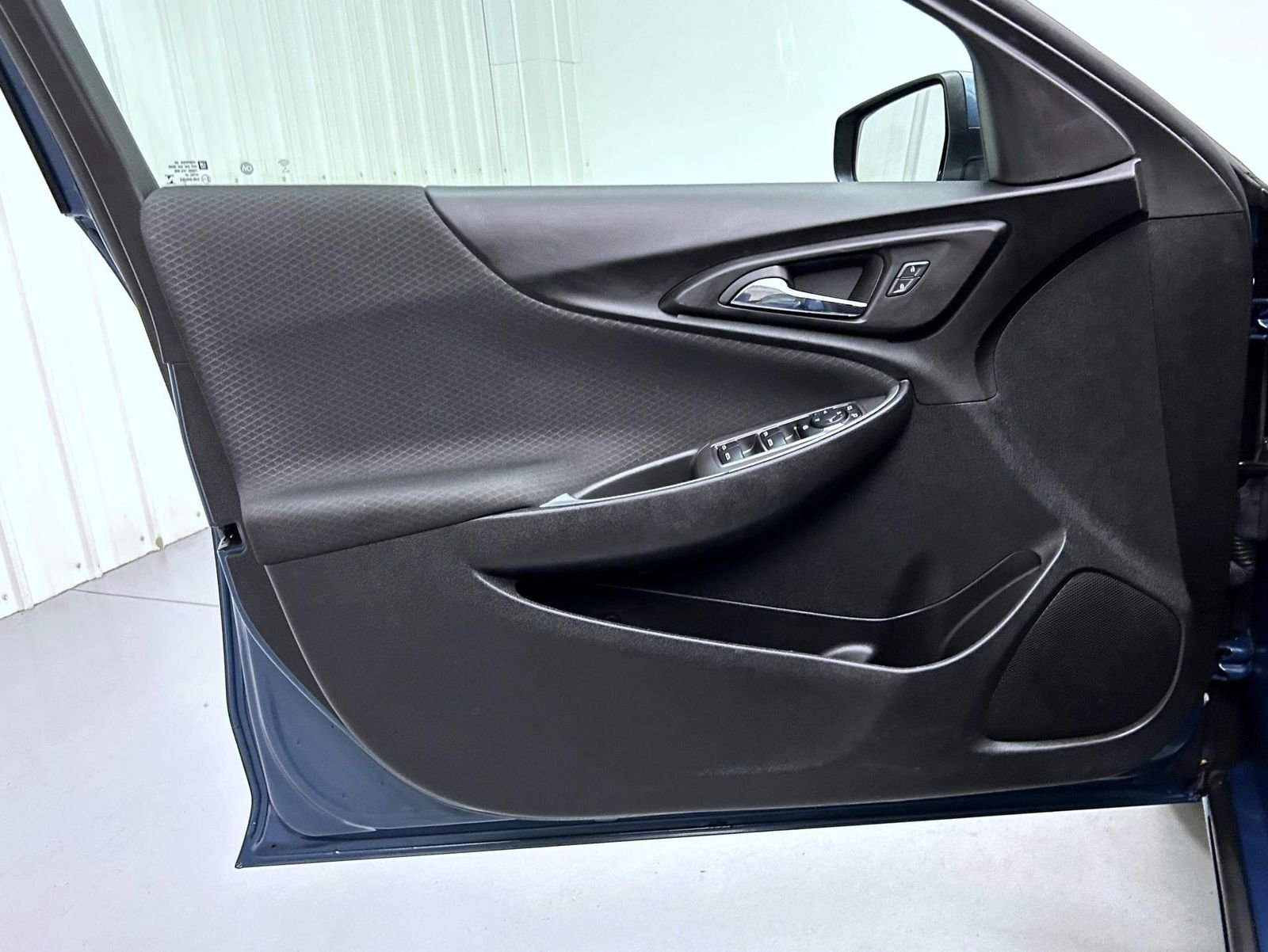 Used 2025 Blue Chevrolet LT image 9