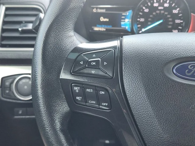 Used 2019 Oxford White Ford XLT image 31