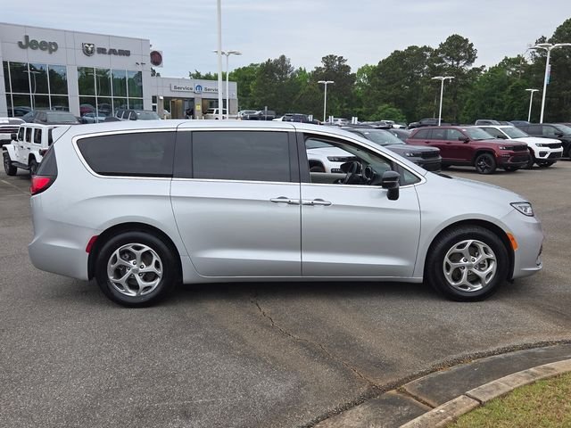 Used 2024 Silver Chrysler Limited image 14
