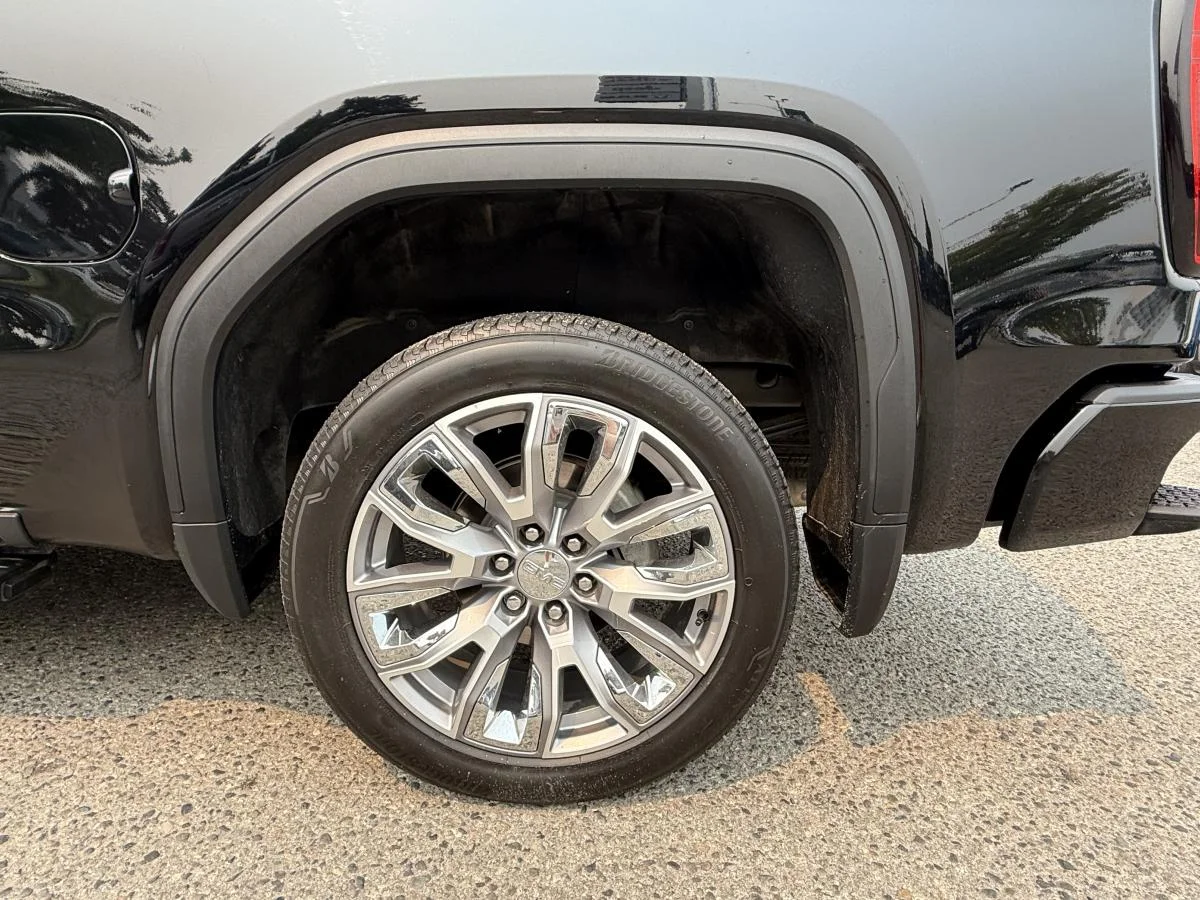 Used 2025 Black GMC Denali image 10