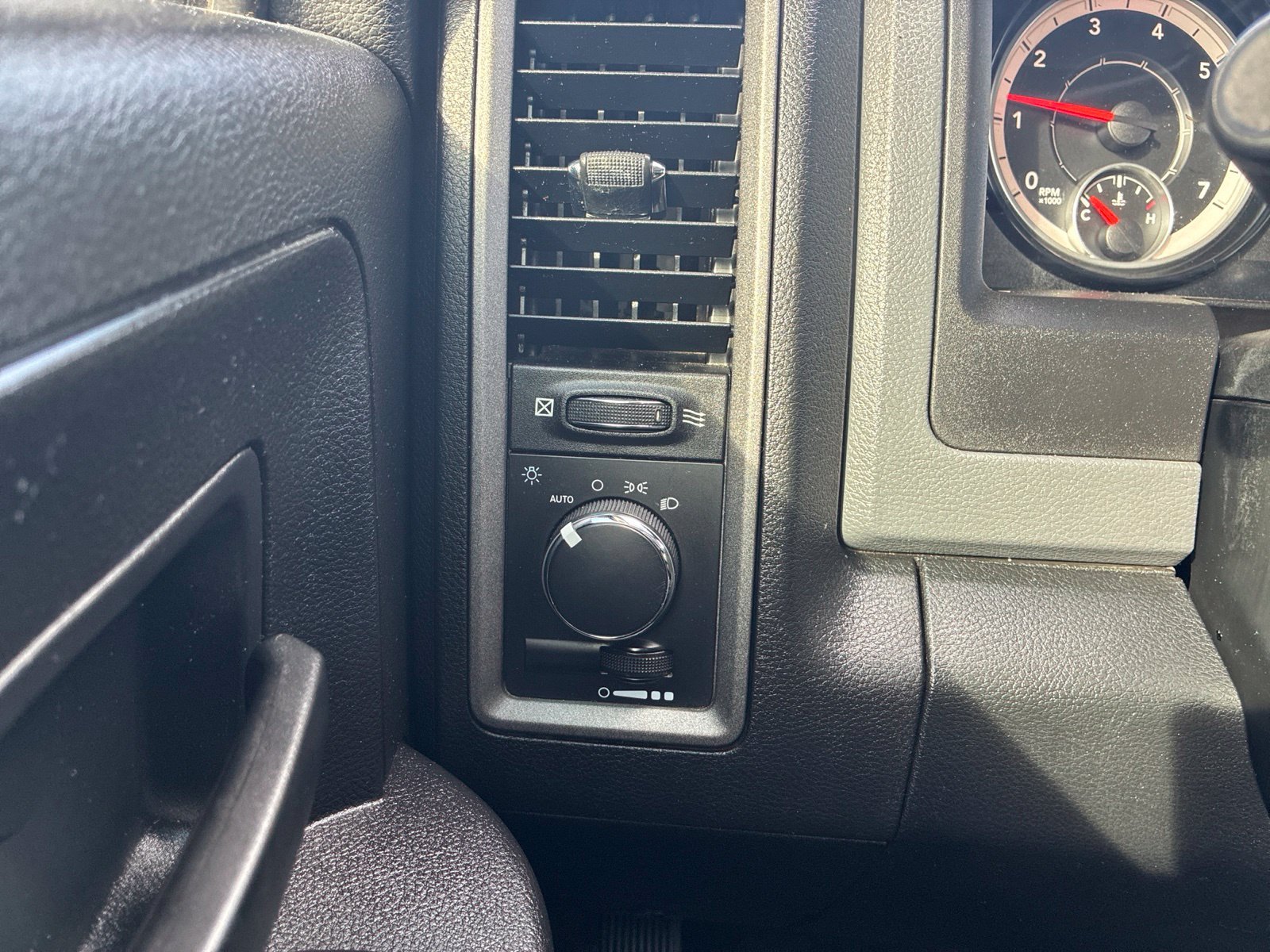 Used 2017 White Ram Tradesman image 25