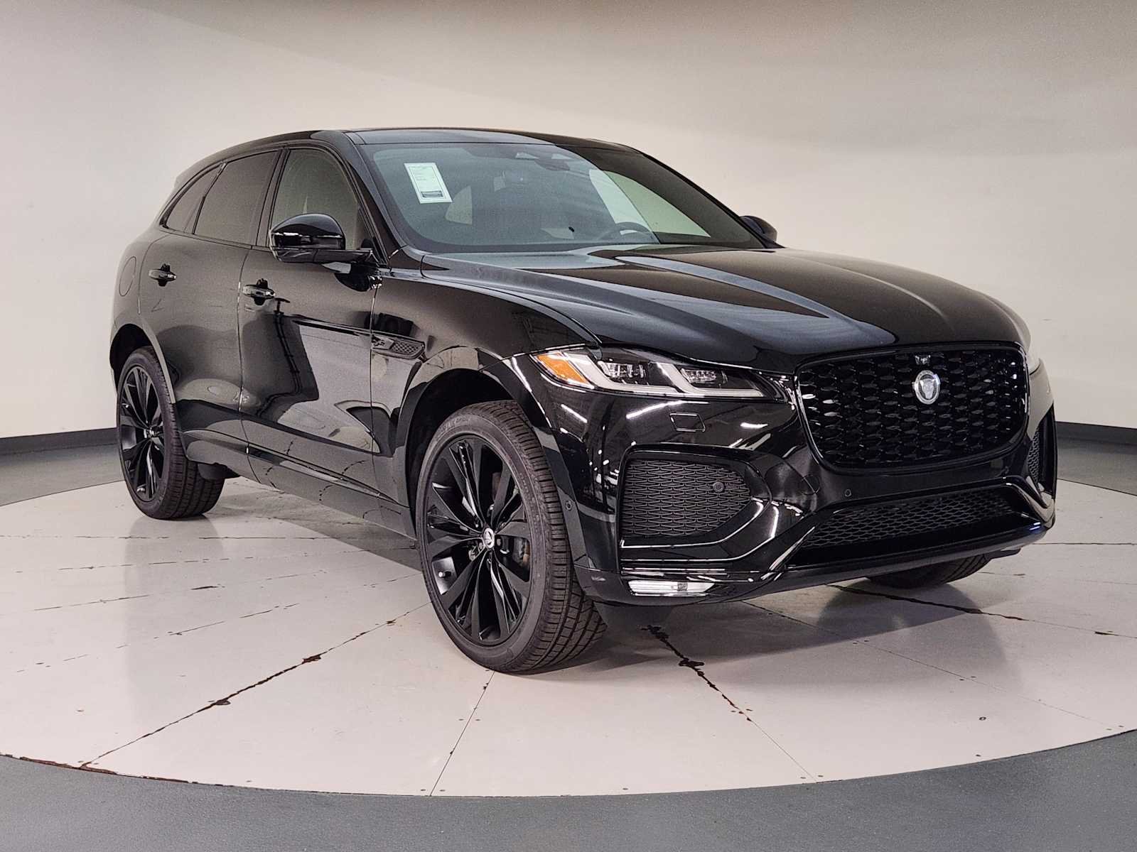 2026 Jaguar F-Pace R-Dynamic S - Photo 7