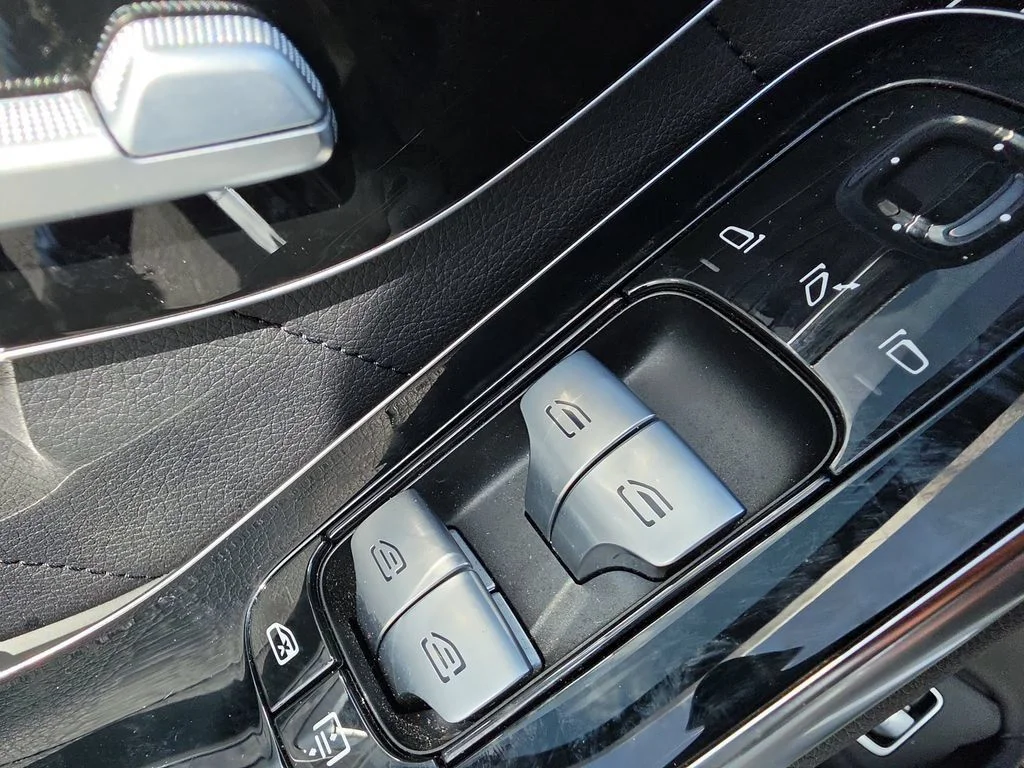 Used 2023 Black Mercedes-Benz S 580 image 21
