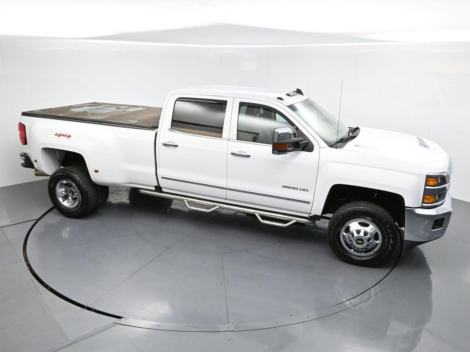 Used 2018 SUMMIT WHITE Chevrolet LTZ image 35