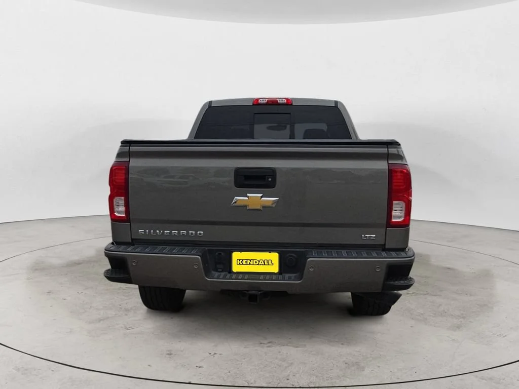 Used 2017 PEPPERDUST METALLIC Chevrolet LTZ image 6