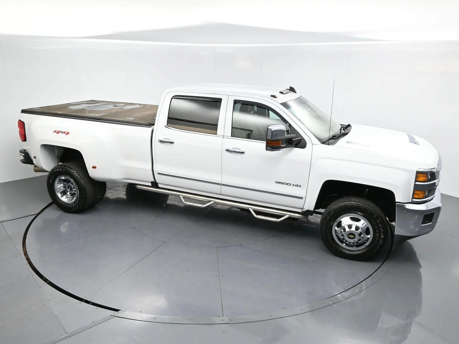 Used 2018 SUMMIT WHITE Chevrolet LTZ image 35