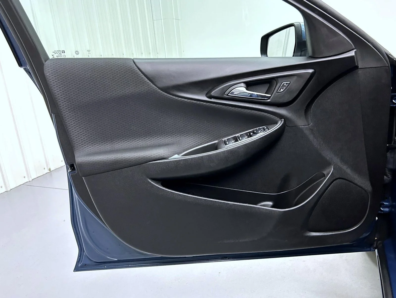 Used 2025 Blue Chevrolet LT image 9