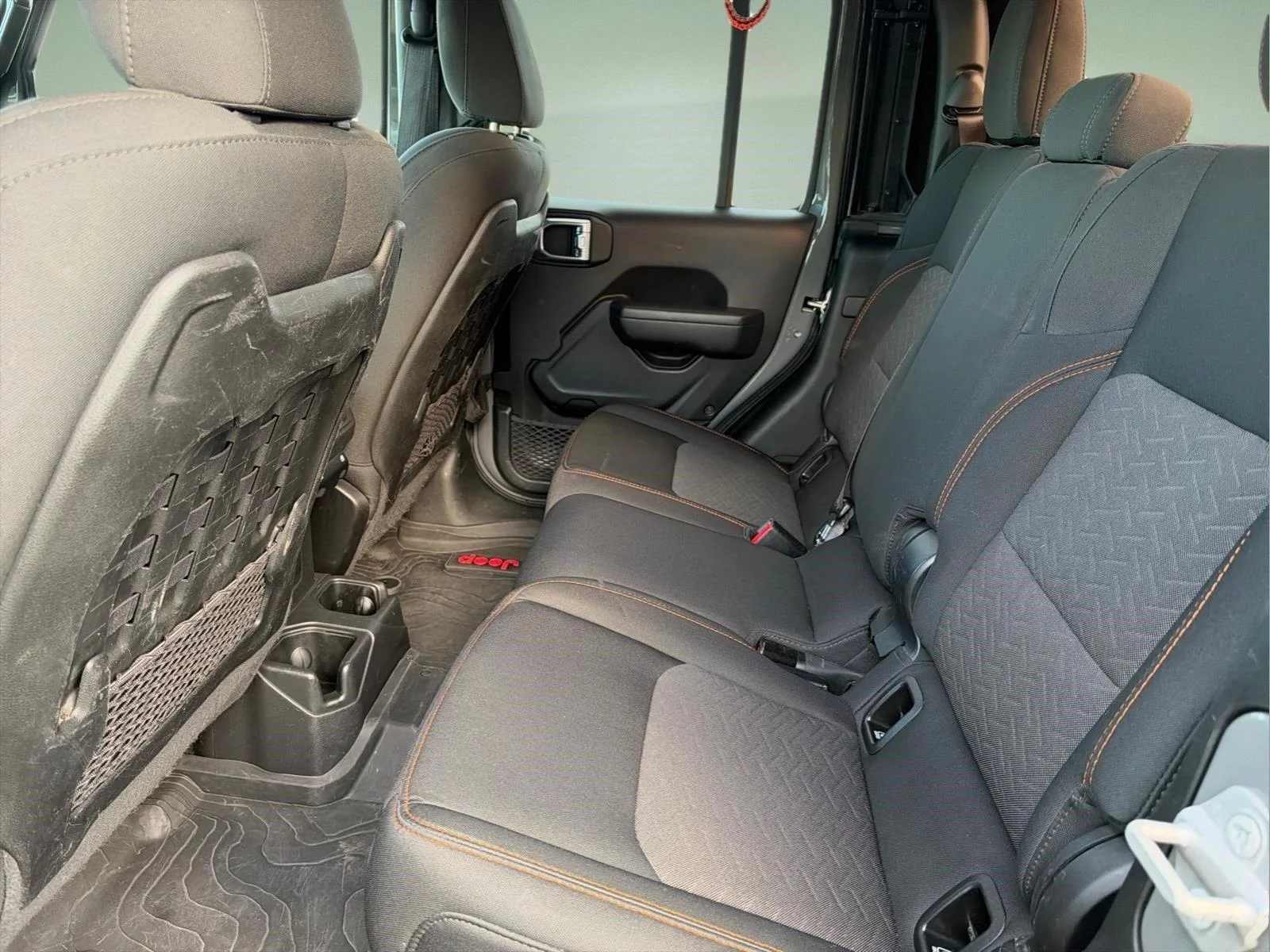 Used 2022 Sting-Gray Clearcoat Jeep Mojave image 16
