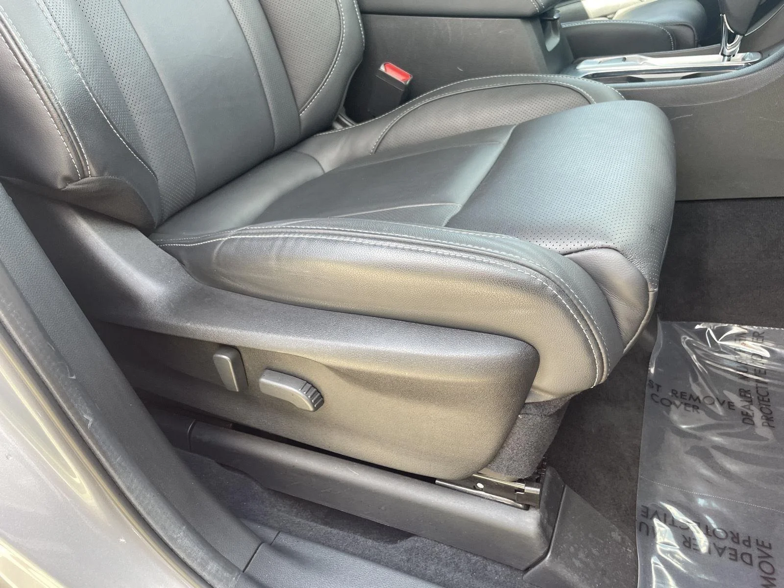 Certified Used 2023 Ice Silver Metallic Subaru Limited image 3