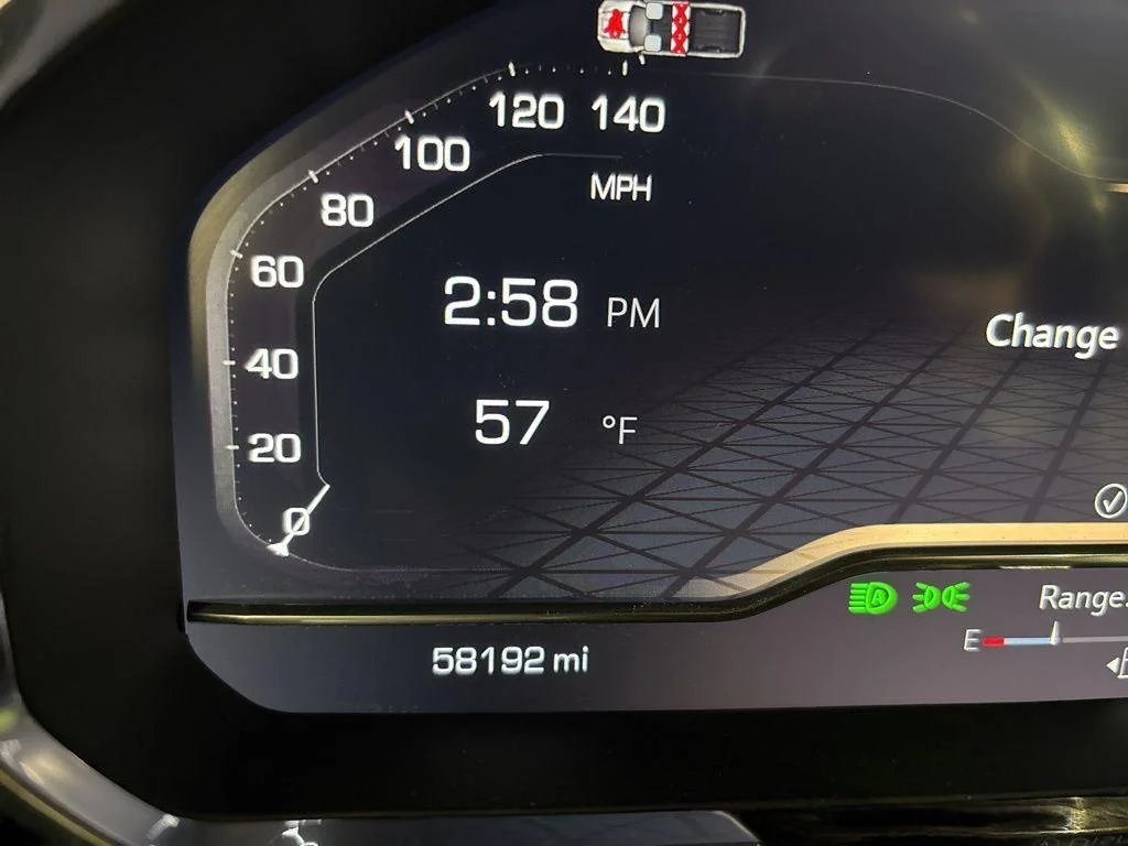 Used 2024 Onyx Black GMC SLE image 5