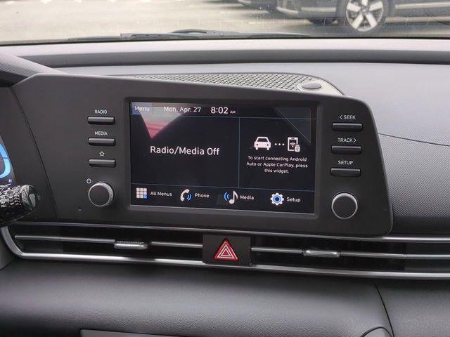 New 2026 White Hyundai SE image 17