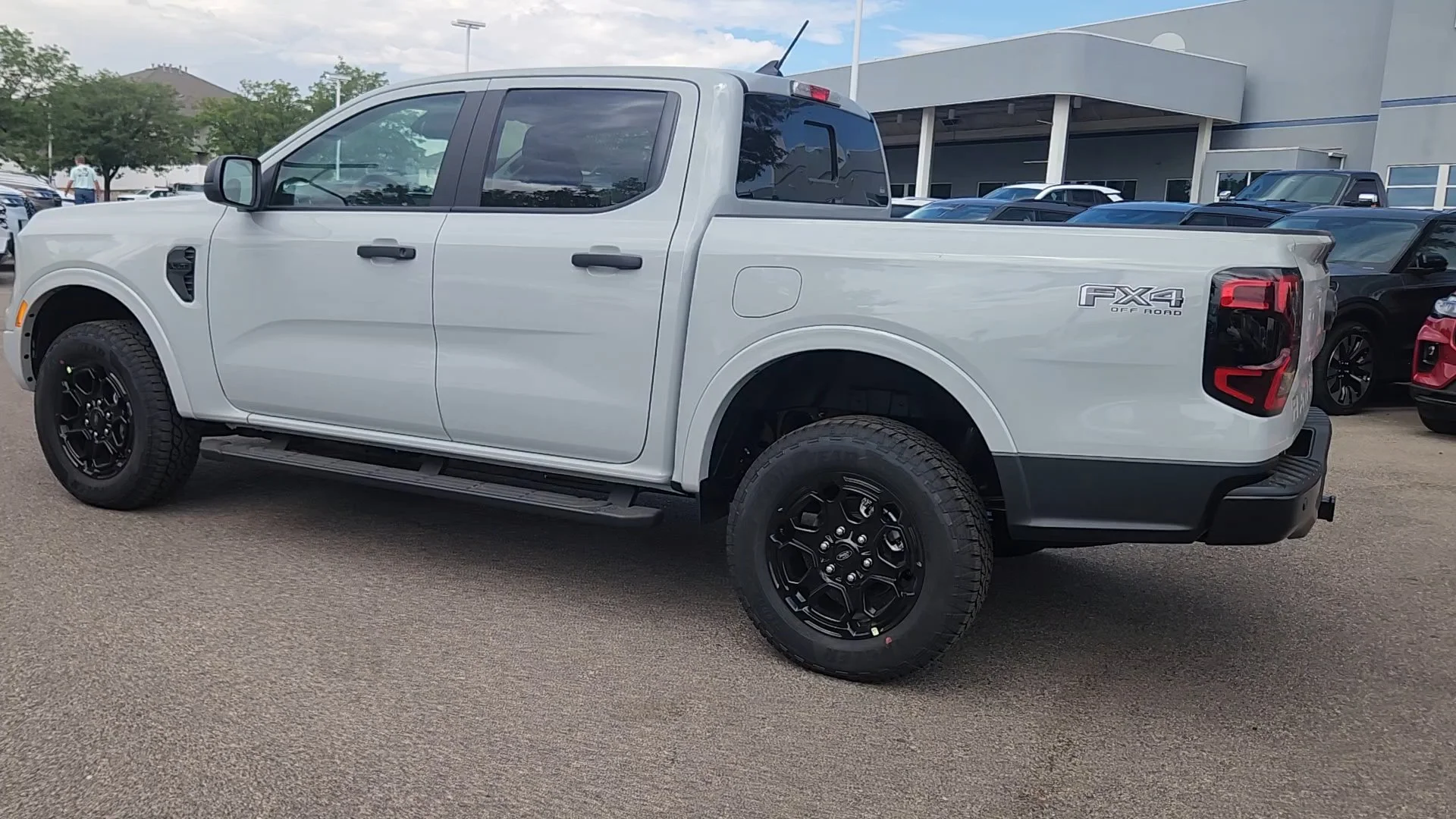 New 2026 Avalanche Ford XLT image 6
