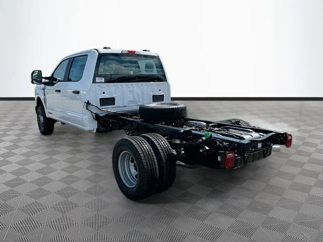 New 2026 Oxford White Ford XL image 4