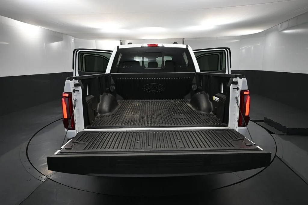 Used 2025 White Ford Lariat image 43