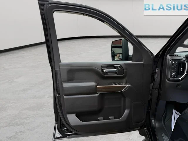 Used 2022 Black Chevrolet RST image 18