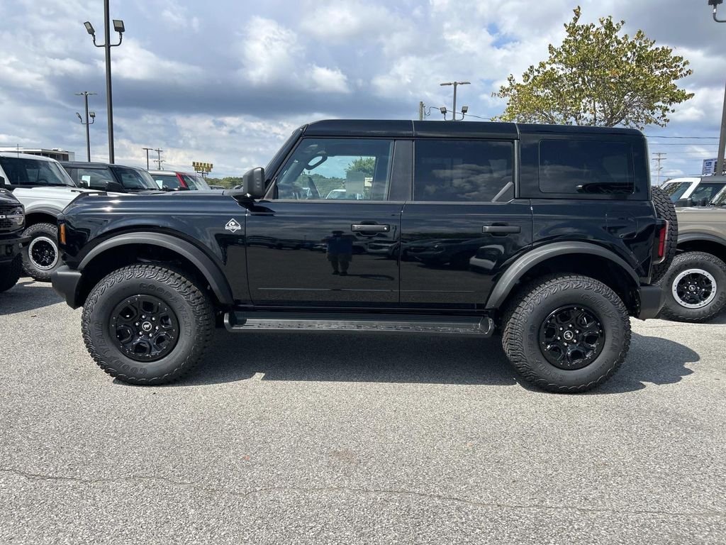 New 2026 Shadow Black Ford Outer Banks® image 7