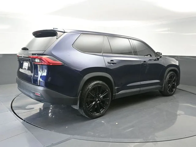 Used 2024  Toyota XLE image 7