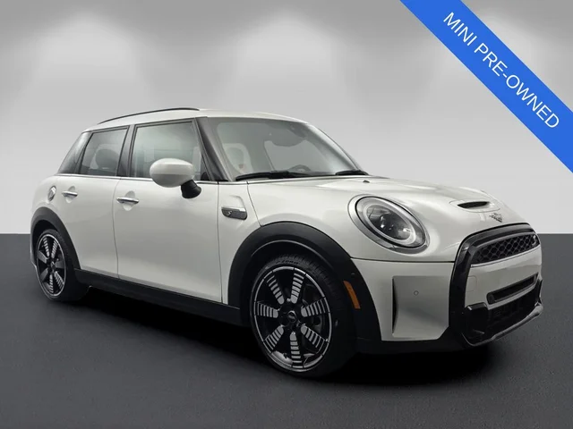 2024 MINI Cooper S Iconic