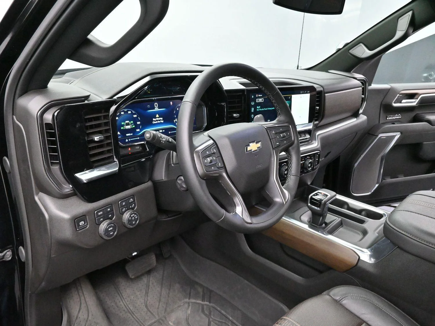 Used 2024 Black Chevrolet High Country image 14