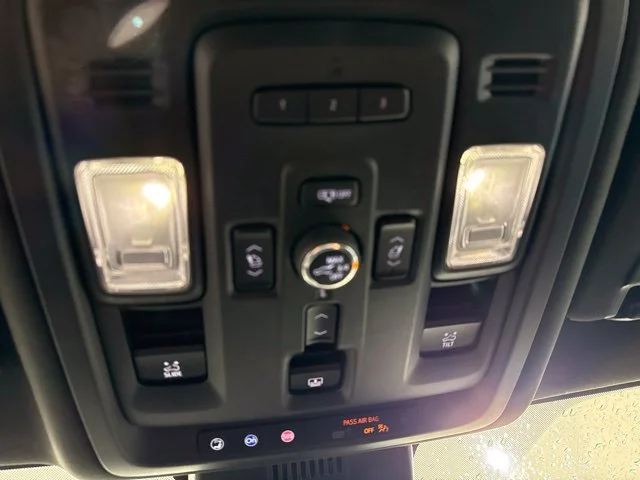 Used 2023 White GMC Denali image 25