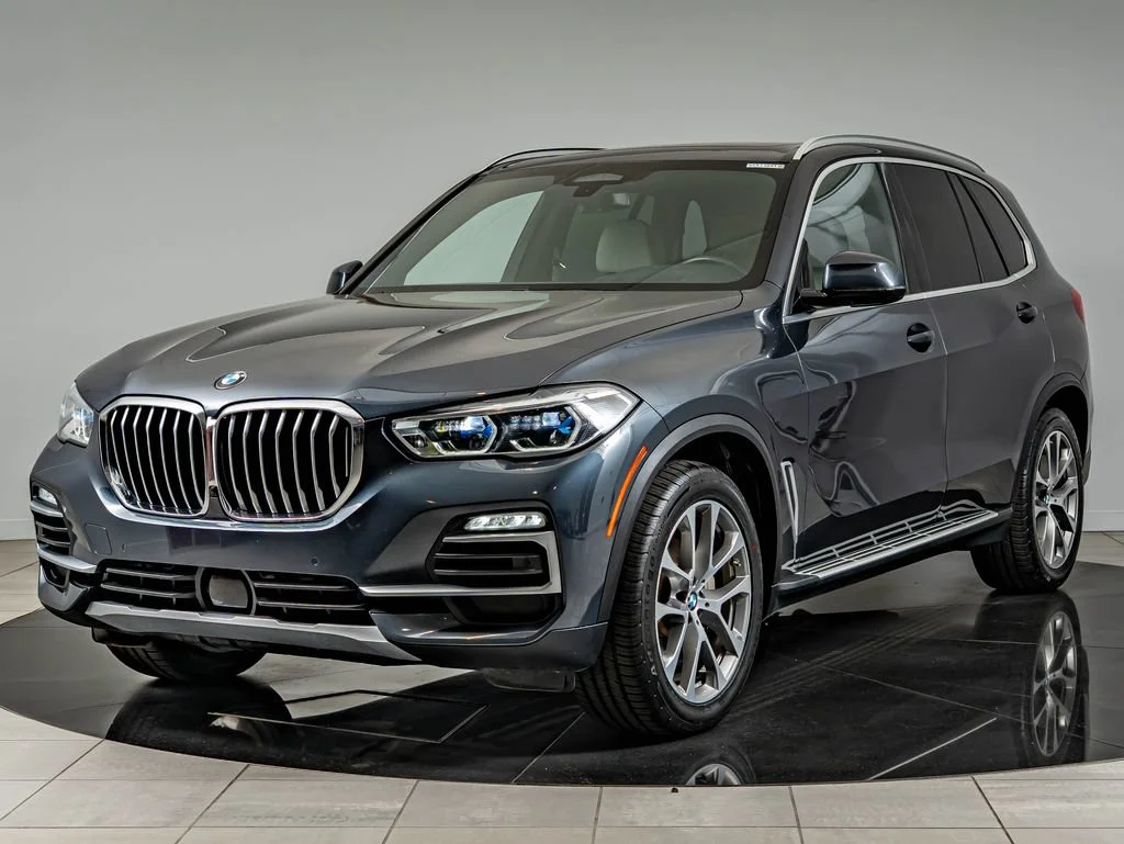 Used 2019 Arctic Gray Metallic BMW xDrive40i image 1