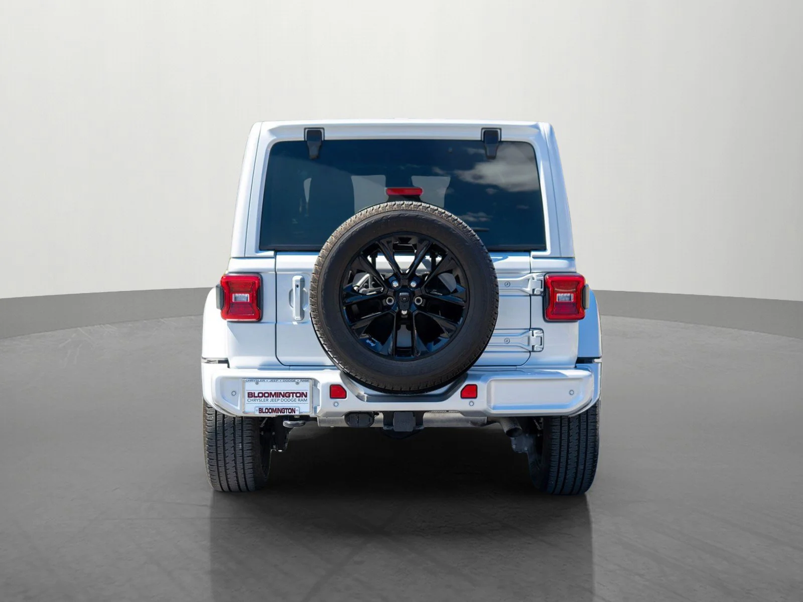 Used 2022 Silver Zynith Clearcoat Jeep Unlimited Sahara High Altitude image 7