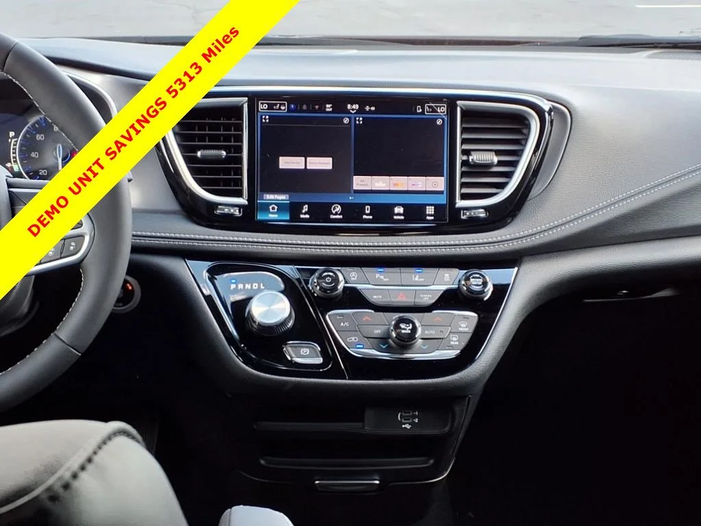 2026 Chrysler Pacifica Select - Photo 7
