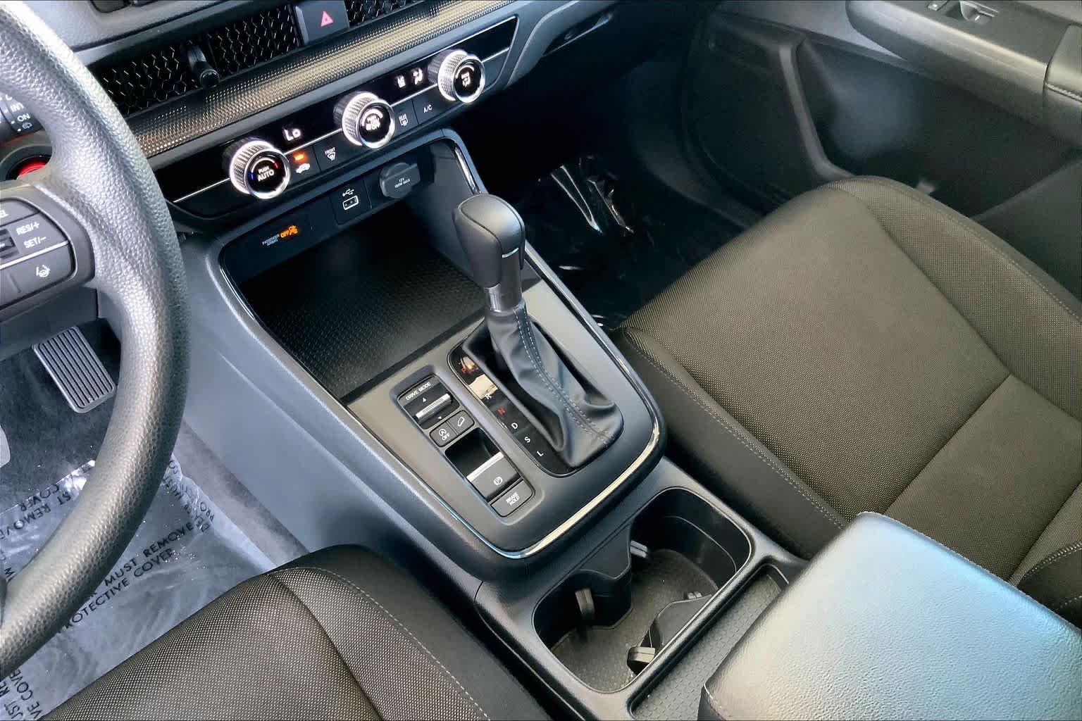2024 Honda CR-V LX - Photo 17