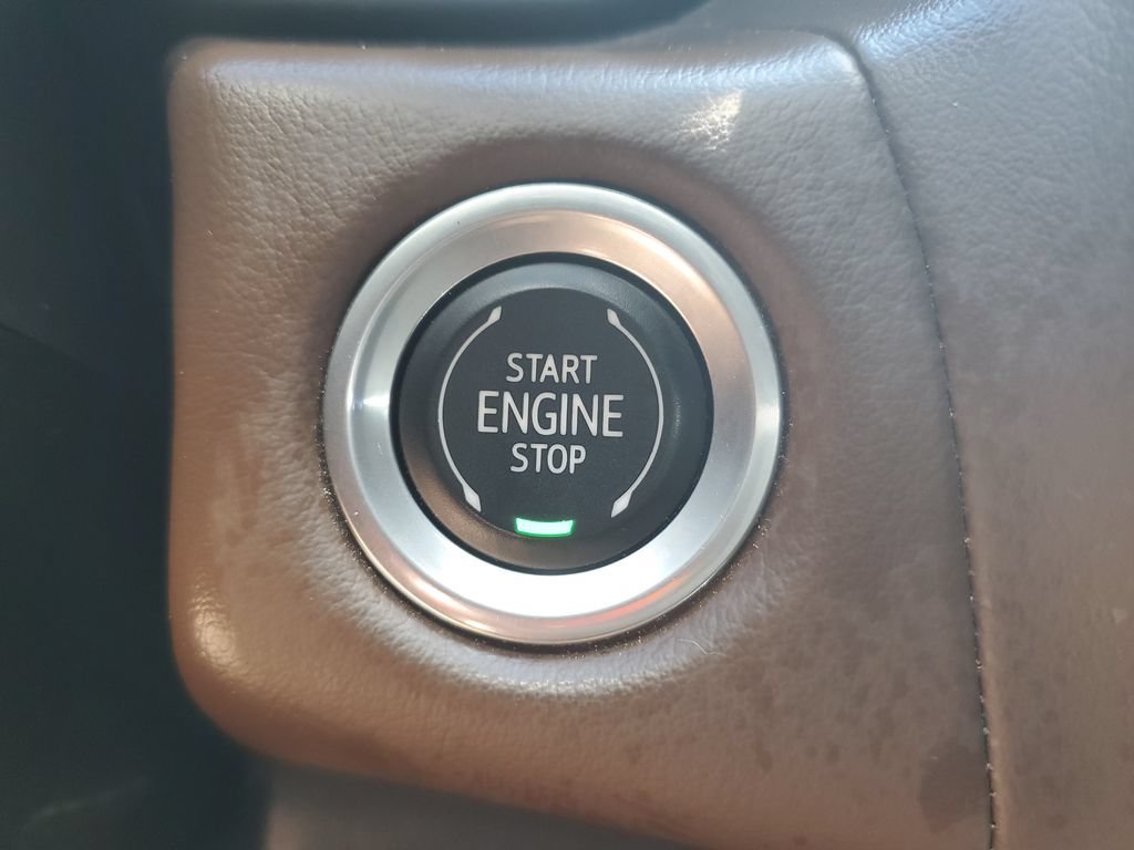 Used 2022 EMPIRE BEIGE METALLIC Chevrolet High Country image 27