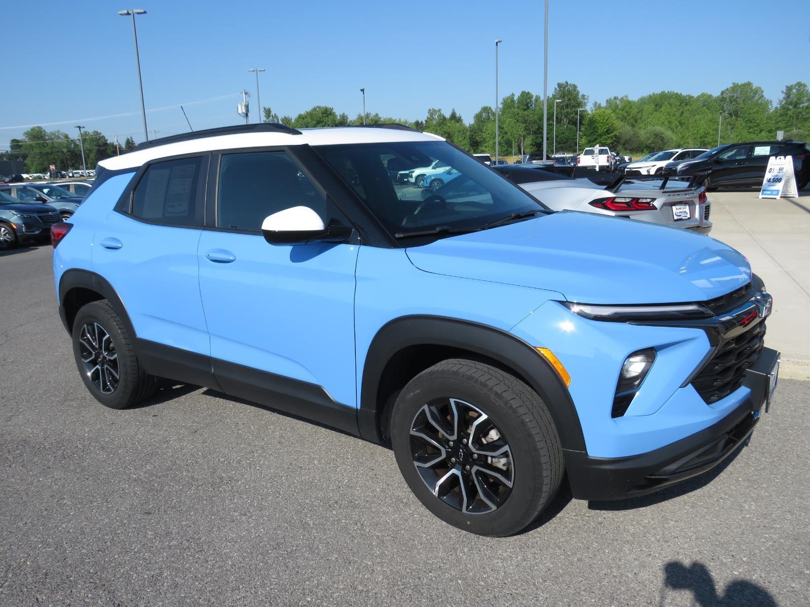 Used 2024 Fountain Blue Chevrolet ACTIV image 6