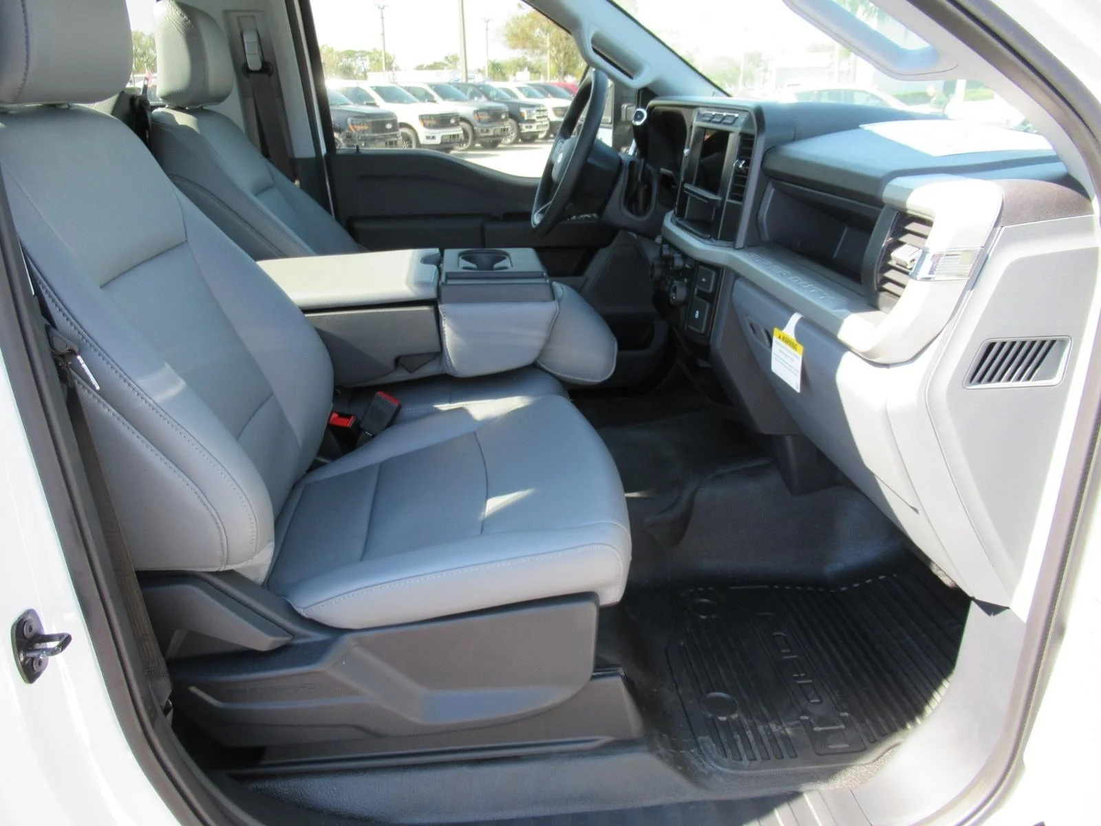 New 2024 Oxford White Ford F-250® XL image 12