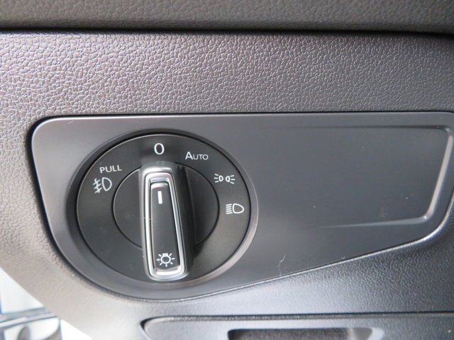 Used 2021 Pure White Volkswagen SEL image 35