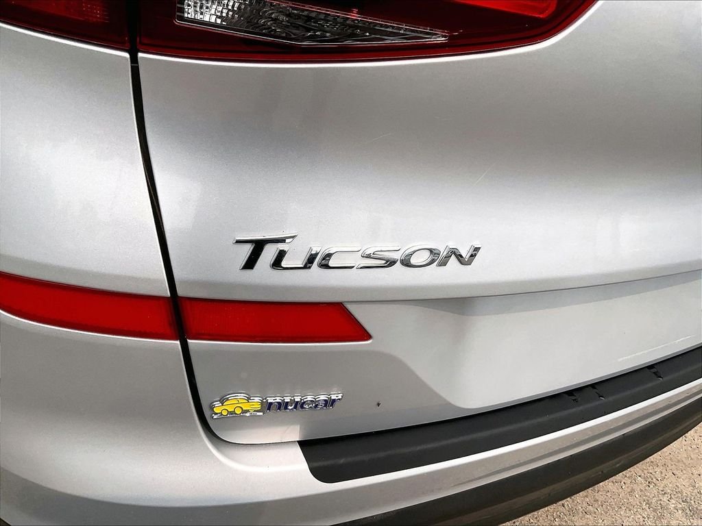 Used 2019 Silver Hyundai SE image 28